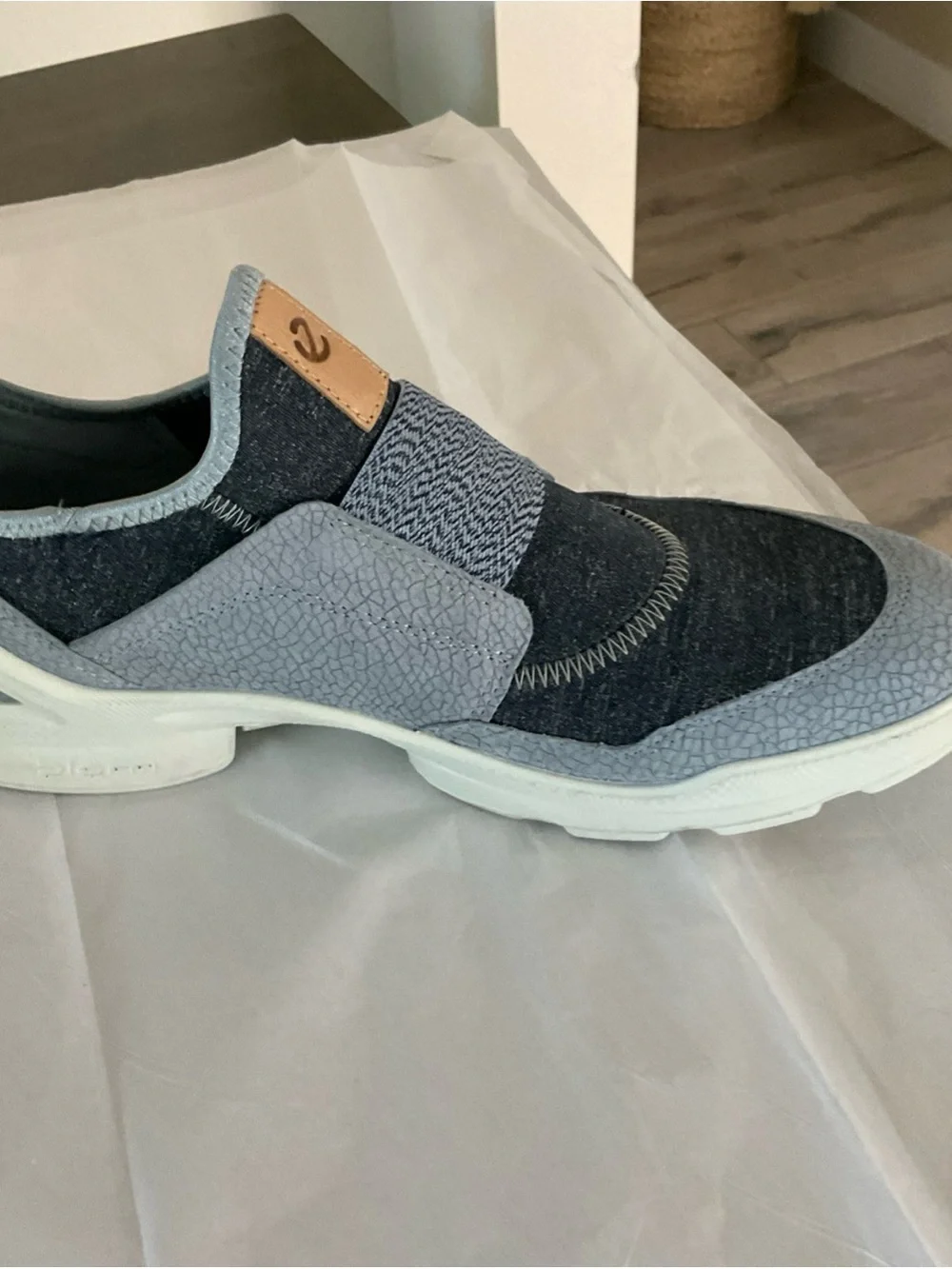 Comfort Walking Women Size 8.5 ECCO Biom Lite Slip On Gray Blue Sneakers